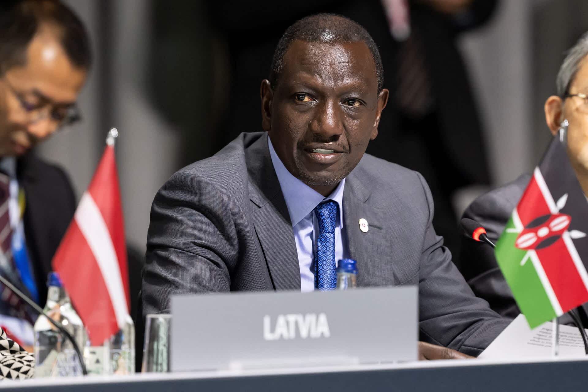 Shoe thrown at Kenya’s President Ruto during rally